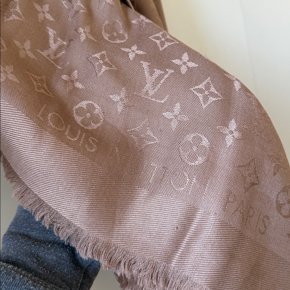 AUTHENTIC Louis Vuitton Cappuccino Monogram Scarf - Picture 4 of 8